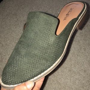 Green shoes